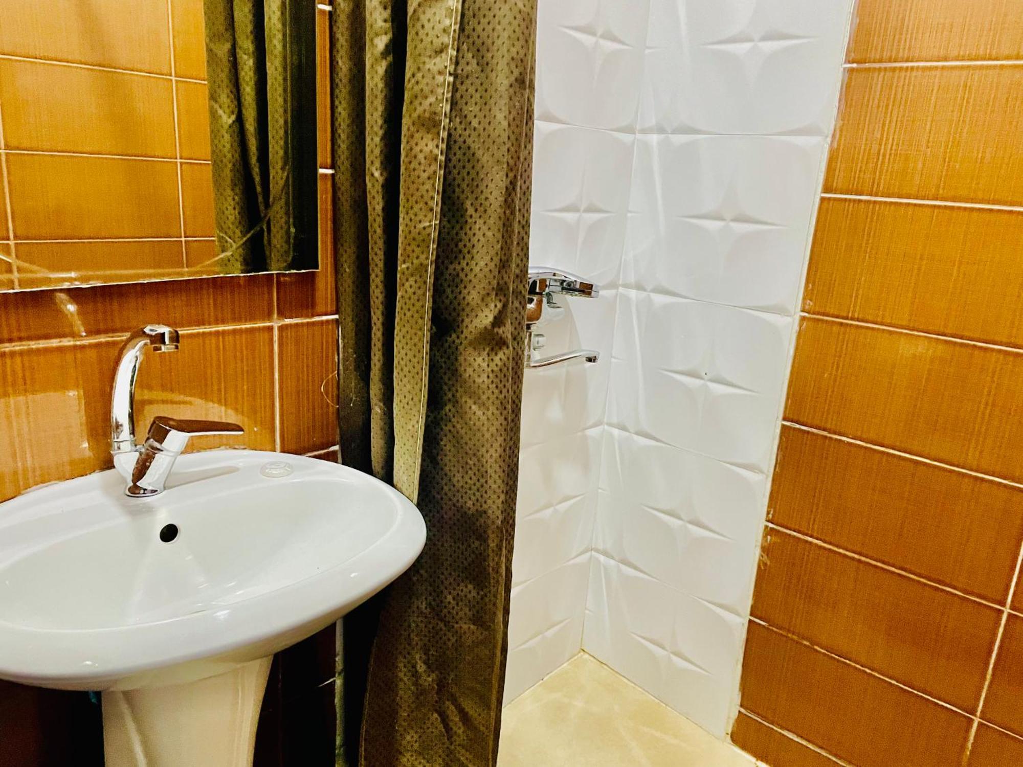 Hotel Klarastan Bon Voyage Tiflis Dış mekan fotoğraf