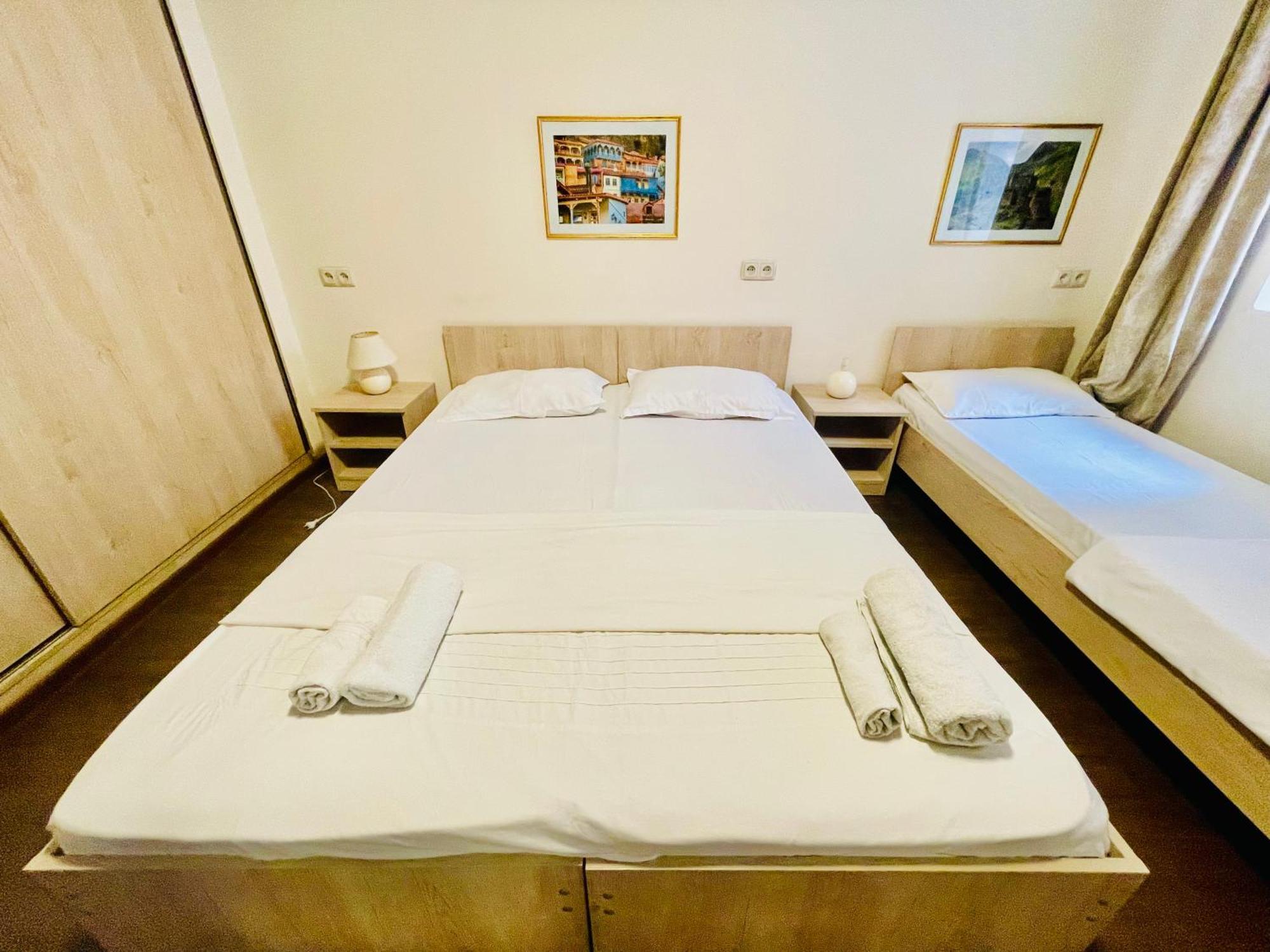 Hotel Klarastan Bon Voyage Tiflis Dış mekan fotoğraf