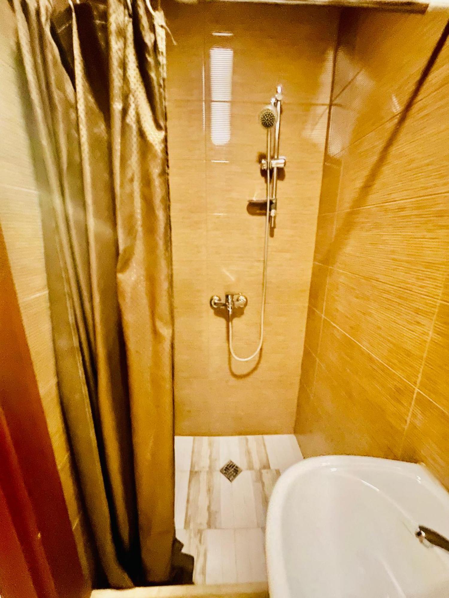 Hotel Klarastan Bon Voyage Tiflis Dış mekan fotoğraf