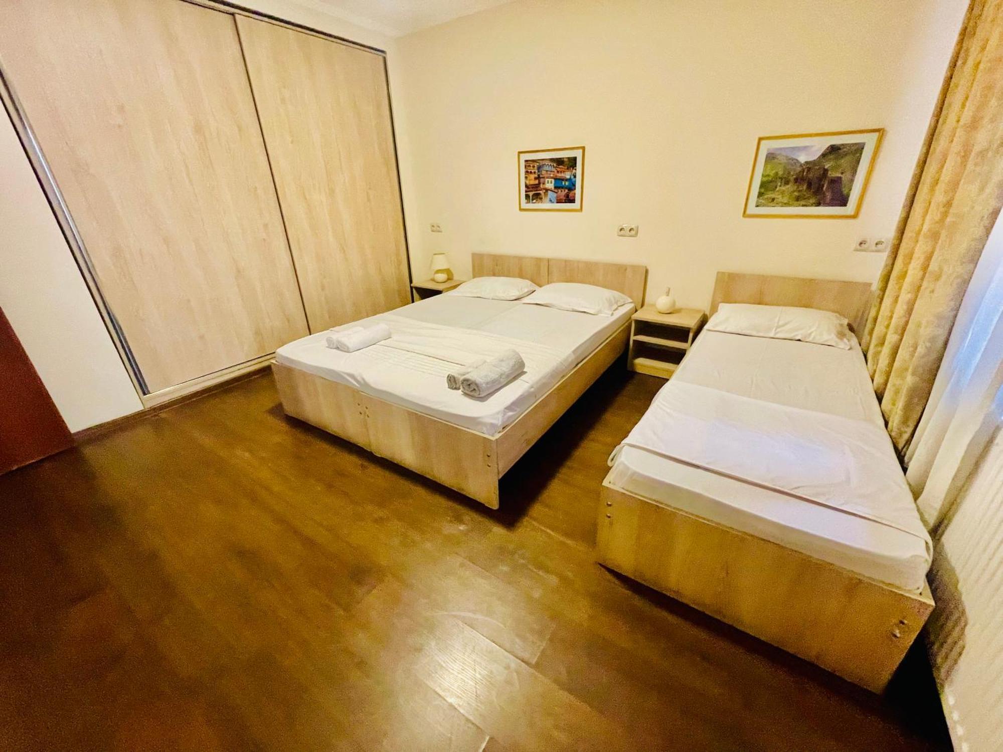 Hotel Klarastan Bon Voyage Tiflis Dış mekan fotoğraf