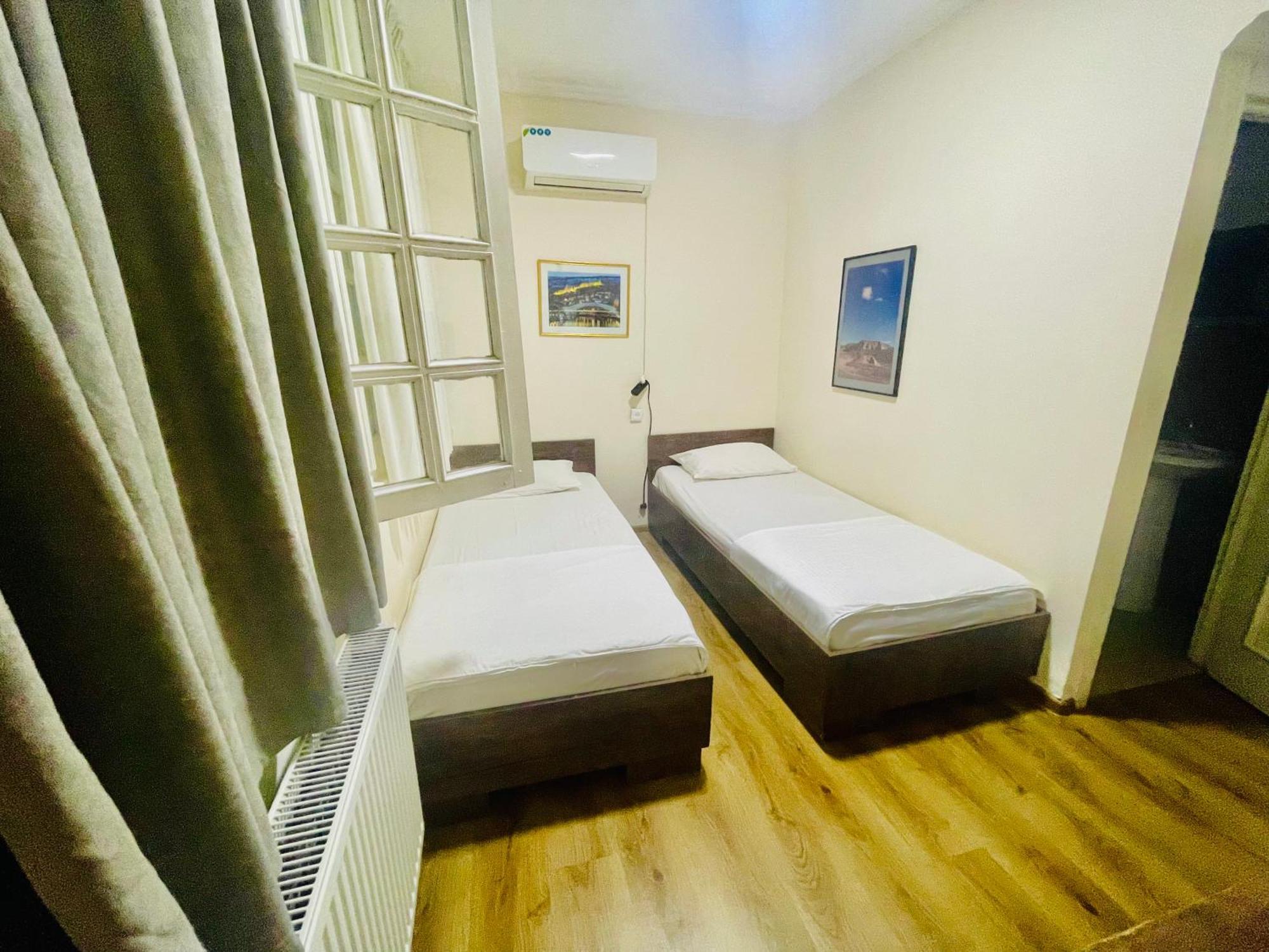 Hotel Klarastan Bon Voyage Tiflis Dış mekan fotoğraf