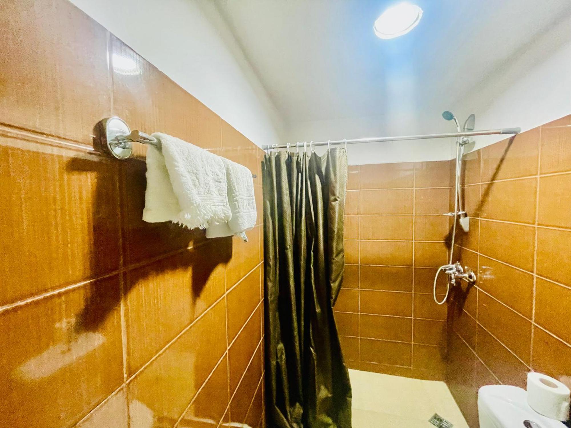 Hotel Klarastan Bon Voyage Tiflis Dış mekan fotoğraf