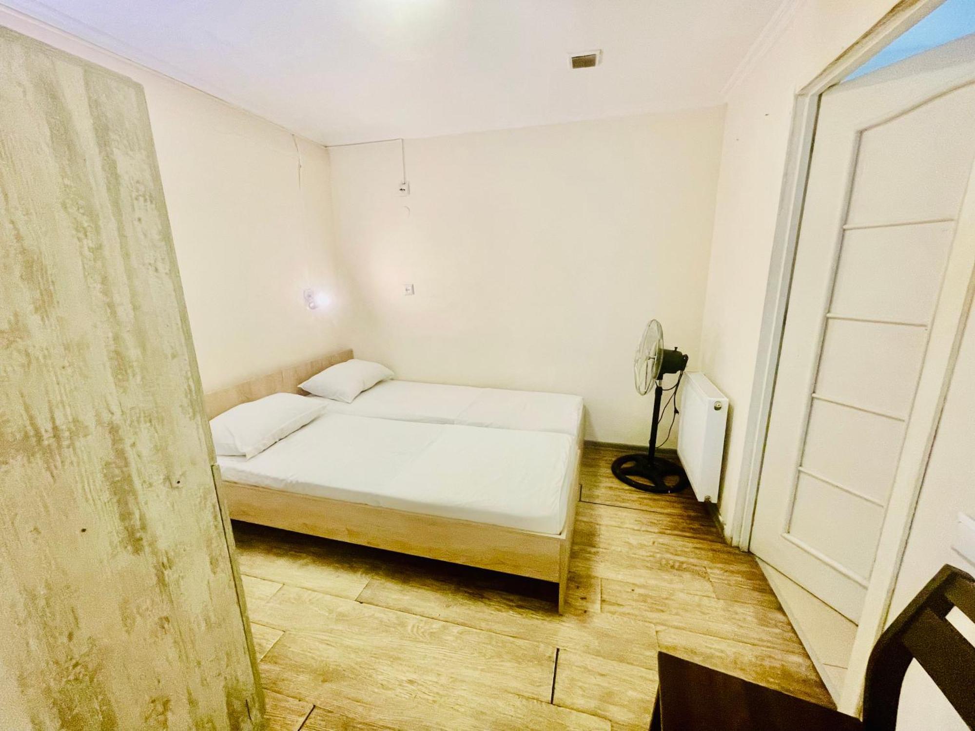 Hotel Klarastan Bon Voyage Tiflis Dış mekan fotoğraf