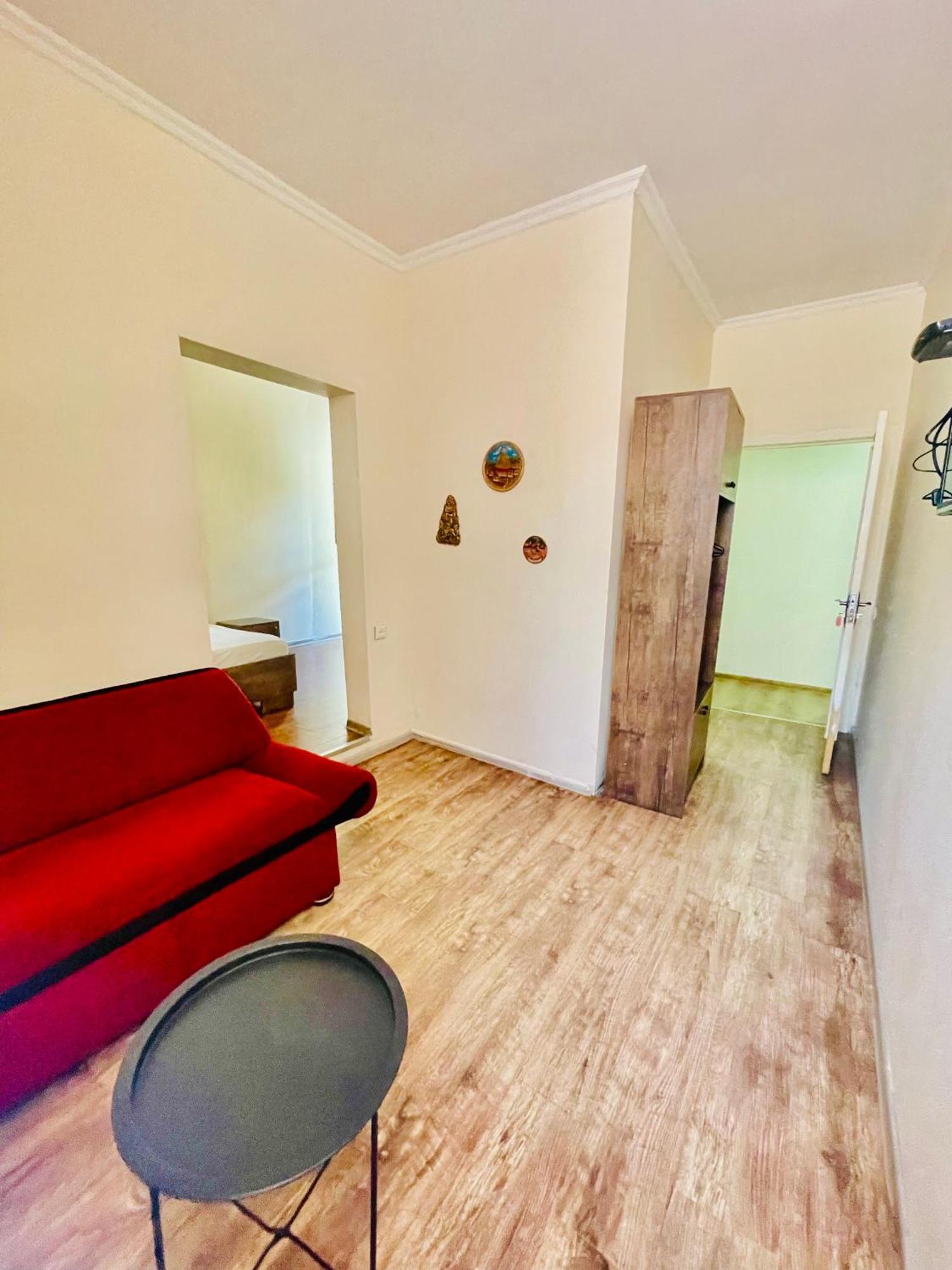 Hotel Klarastan Bon Voyage Tiflis Dış mekan fotoğraf