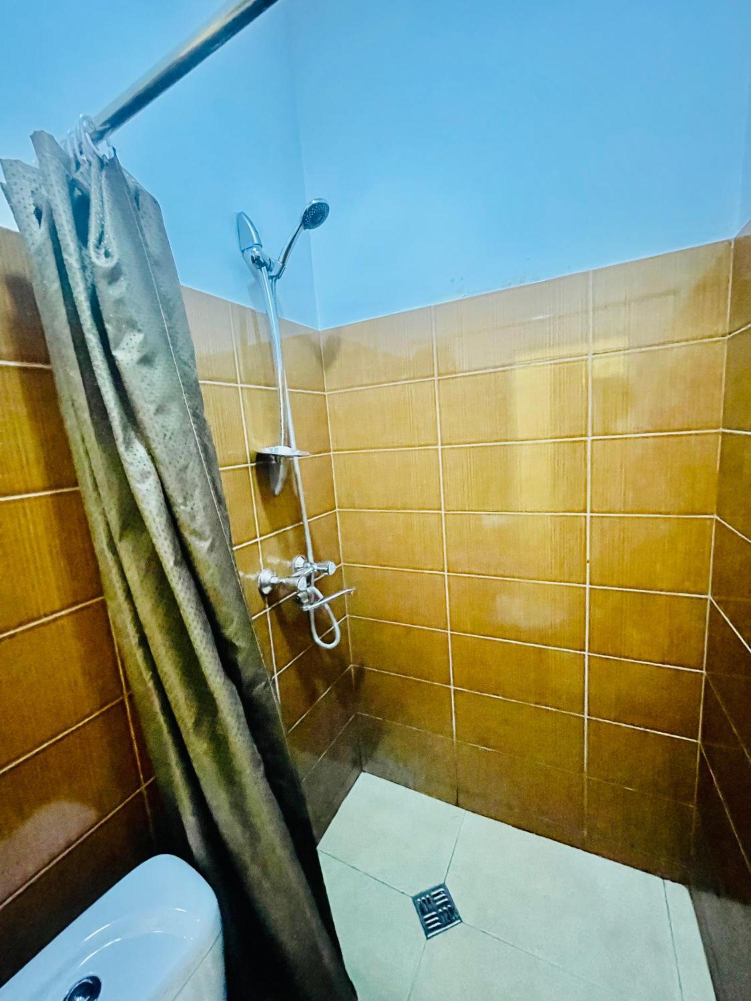 Hotel Klarastan Bon Voyage Tiflis Dış mekan fotoğraf