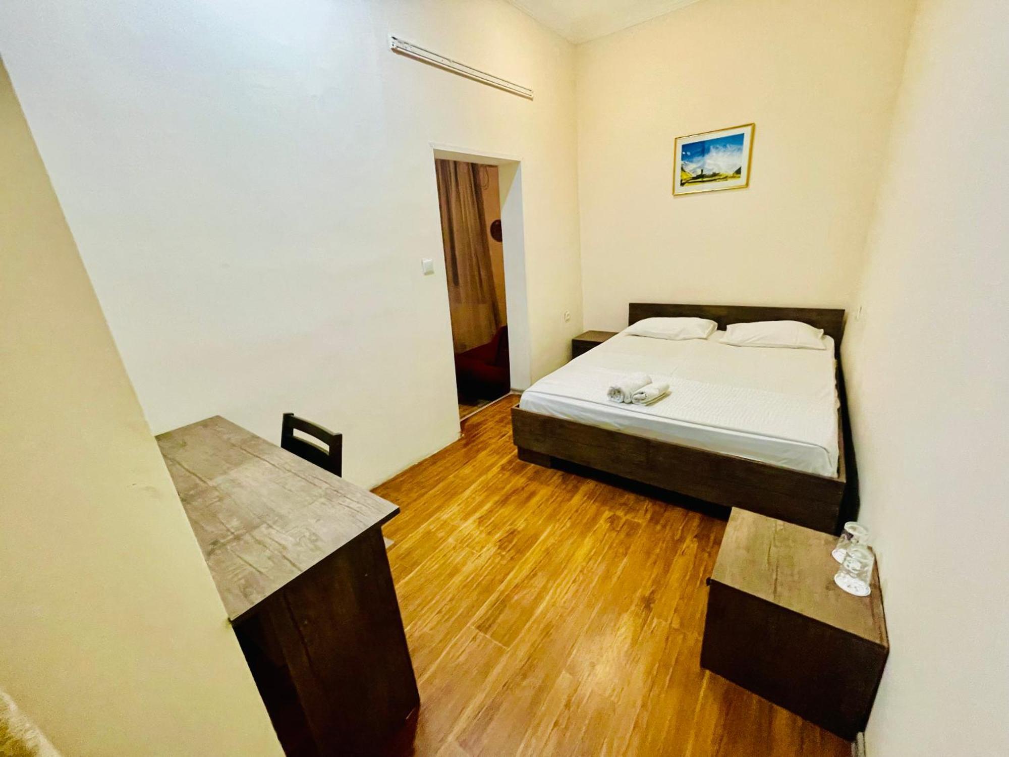 Hotel Klarastan Bon Voyage Tiflis Dış mekan fotoğraf
