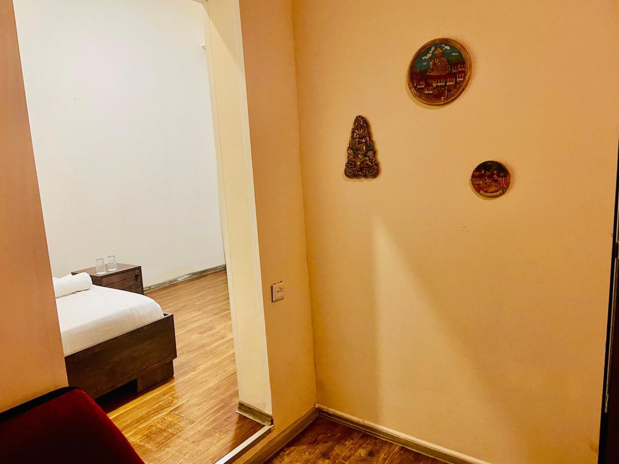 Hotel Klarastan Bon Voyage Tiflis Dış mekan fotoğraf